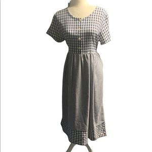 ‼️Beautiful checkered navy blue and whit ankle length dress‼️